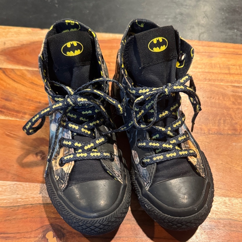 Converse All-Star Chuck Taylor Batman DC Comica Kids High-Top Sneakers - 11C - Picture 2 of 14